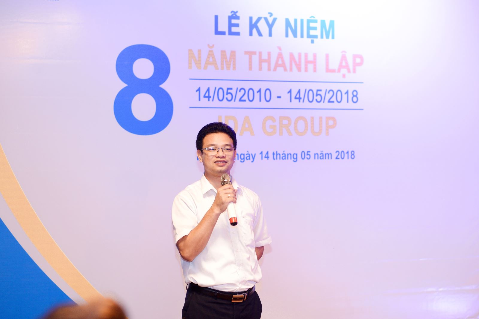 Tổng giám đốc Nguyễn Xuân Bình mở màn cho buổi tiệc
